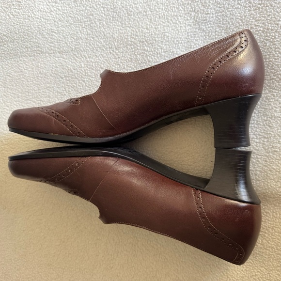 Munro Isabel Pumps - Picture 4 of 7